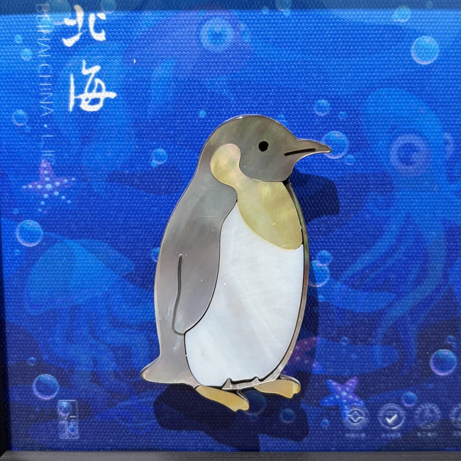 Close-up of the natural shell details on the penguin